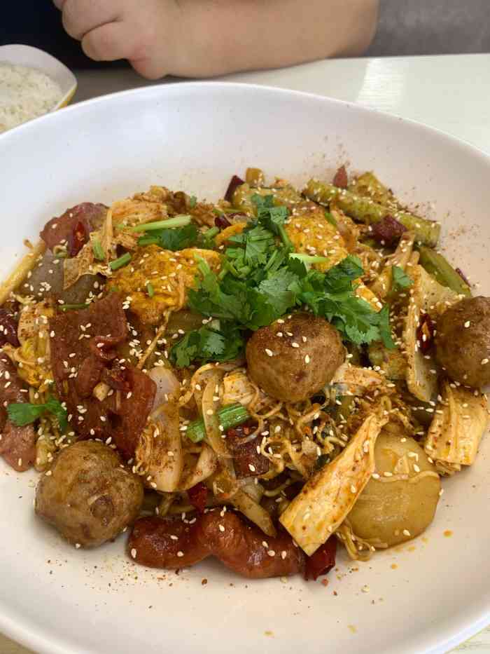 三顾冒菜(世贸店)-"最喜欢汤的,每次自备芝麻酱,老板考虑下增.