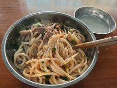 -鸿浩扒猪脚米线