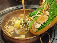 -阿山卓·野生菌火锅·纳西火塘烤肉