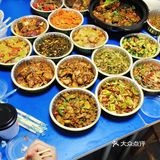 特别推荐没有上菜单的私房菜土匪猪肝、香辣猪脸肉！