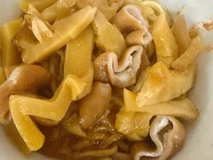 -松树干拌面店