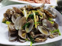 葱姜炒花甲-四川小胡子海鲜(丁村万人海鲜广场店)