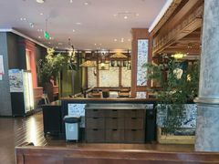 -八府香鸭·啫啫煲(华山路店)