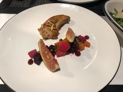 香煎鹅肝配树莓及小菜头-atta bj(国贸商城店)