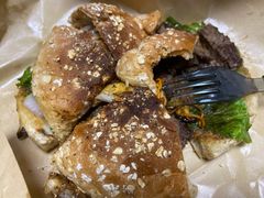 双蛋指椒牛肉汉堡-魏斯理汉堡(西安沣东吾悦店)