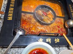 -老牌坊云南鱼豆花火锅(哈西万达店)