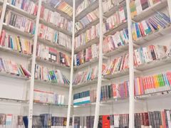 -钟书阁(松江泰晤士小镇店)