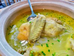 白果炖鸡汤-刘土鸡家常菜