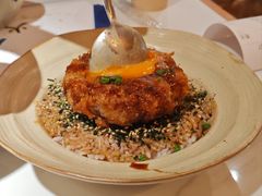 炸牛上脑汉堡肉饭-火山屋台(新街口店)