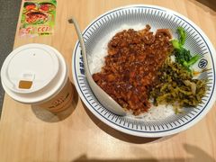 卤肉饭-遇见小面(东方宝泰店)
