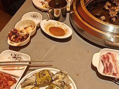 -黑金·寻焰自助百汇·烤肉·火锅(中街店)