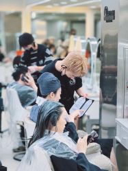 -十六番发型师事务所
