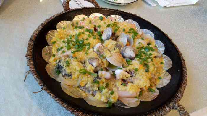 甬上阿六头小海鲜(月湖盛园店)-"这家店在月湖盛园里面,大厅的位置不