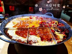 -白乐天毛肚火锅馆(解放碑店)