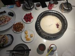 胡椒猪肚鸡-洪氏嗨捞·广东猪肚鸡·椰子鸡火锅(西咸万象城店)