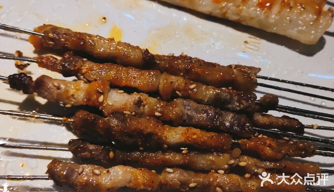 一家隐蔽的烧烤老店，你值得拥有[调皮]