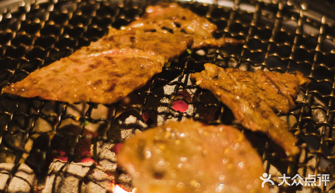 「名物极上和牛上脑」「和牛一口」肉质很嫩