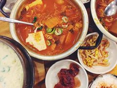 泡菜猪肉锅-金北顺大锅家(신사본점)