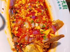 香煎大鲫鱼-费大厨辣椒炒肉(富兴店)