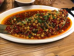 -临界音乐酒馆·小龙虾·江湖菜(华熙LIVE·鱼洞店)