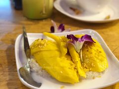 -J Daeng Seafood