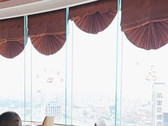 -荣誉国际酒店-云顶旋转餐厅