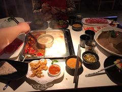 -海底捞火锅鲜切牛肉主题店(长寿路店)
