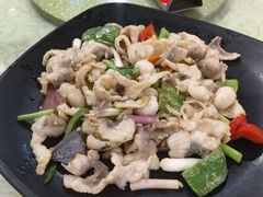 果仁炒生鱼片-禄源公·老莞诚饭店