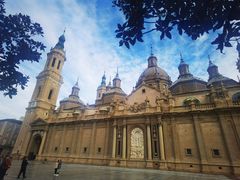 -皮拉尔圣母圣殿主教座堂