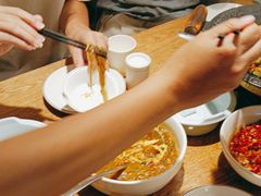 -聚鑫朋酸菜肥肠(文艺路口店)