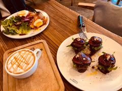 -Common Table · Brunch & Coffee