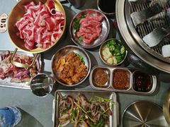 -围炉肉舍•炭烤活鳗•丹东海鲜烤肉(步行街店)