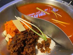 -沸炉重庆老火锅(军事博物馆店)