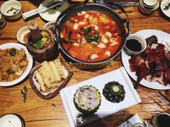 -老滇山寨•云南特色菜•地方菜•民族风情歌舞表演(金碧店)