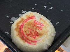 鲜肉月饼-六贤记(杭州龙湖滨江天街店)