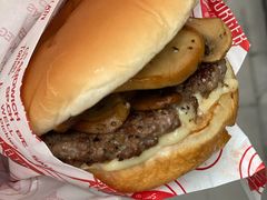 蘑菇牛肉汉堡-FATBURGER 特富客汉堡(外交公寓店)