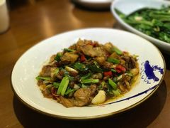 -阿瓦山寨·湘菜现炒·剁椒鱼头王(咸阳总店)