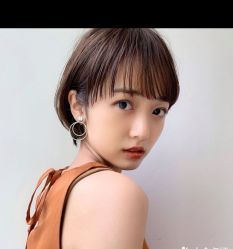 -变画·发型STUDIO