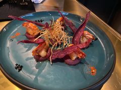 煎虾配紫薯泥薯片及姜味柠檬汁-AZUL by FUEL蓝色·法式酒馆(琶醍店)