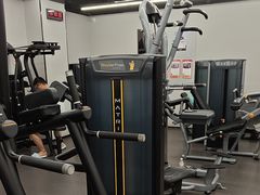 -乐刻运动健身(同曦假日百货店)