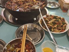 -鸿顺老铁锅美蛙鱼府(解放碑店)