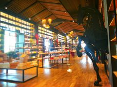 -新华书店(解放中路店)