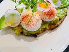 牛油果温泉蛋吐司-O'mills Sourdough Bakery&Bistro(永嘉路店)