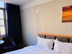 -吾遇酒店(深圳火车站罗湖口岸店)