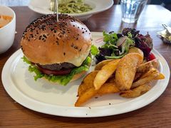招牌牛肉汉堡-UPPER KITCHEN(延安路店)