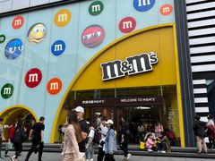 -m豆巧克力世界(上海世茂广场店)