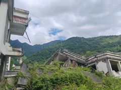 -四川汶川特大地震漩口中学遗址