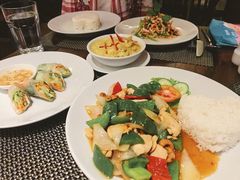 腰果炒鸡-Old House Restaurant