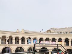 -王府井奥莱临潼小镇(临潼店)