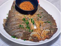 -肥肥虾庄·金牌油焖大虾(首义路店)